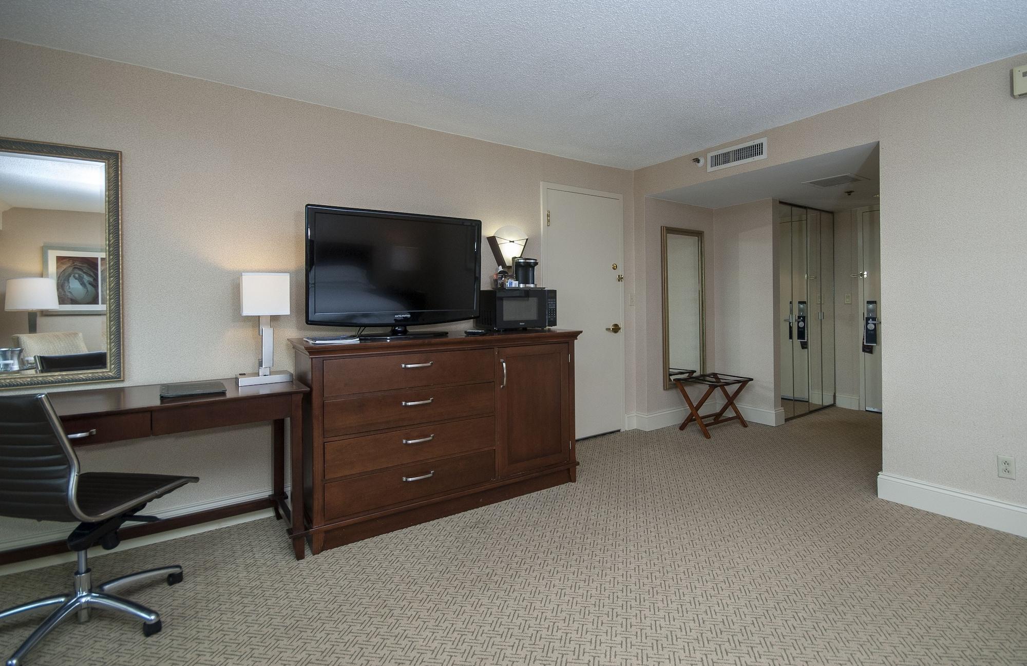 Hilton Greenville Exterior foto